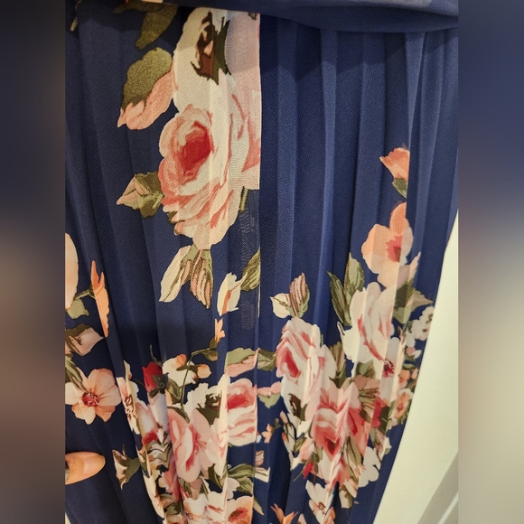 Premier Amour Maxi Dress - Picture 10 of 10